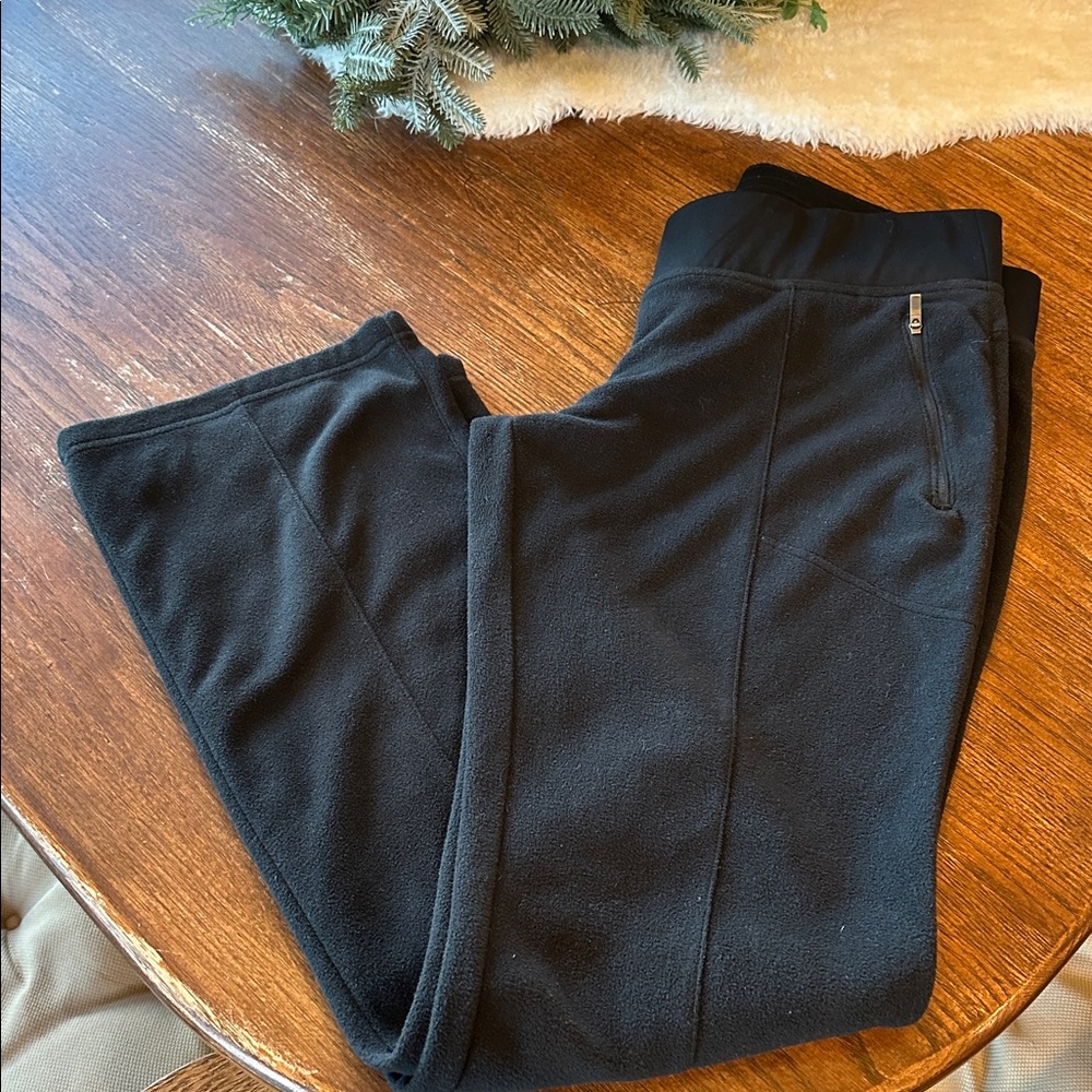 Nwot. Women’s fleece lined jogger pant by Columbia